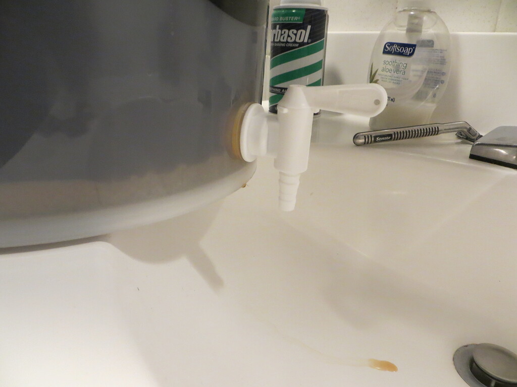 Small leak around spigot on fermentation bucket Northern Brewer